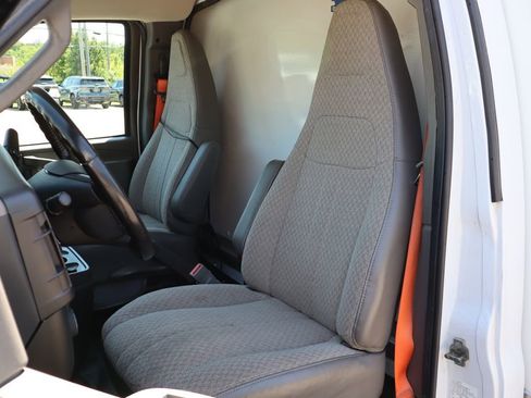 Used 2022 Chevrolet Express 3500 w/ Power Convenience Package RWD image 11