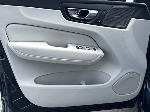 New 2026 Volvo XC60 T8 Ultra w/ Protection Package Premier image 23