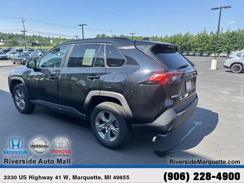 Used 2025 Toyota RAV4 XLE AWD/4WD image 6