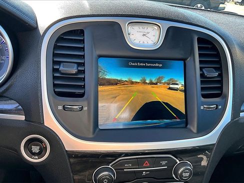 Used 2022 Chrysler 300 Touring image 21