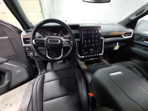 New 2026 GMC Yukon XL Denali w/ Sun & Power Step Package AWD/4WD image 17