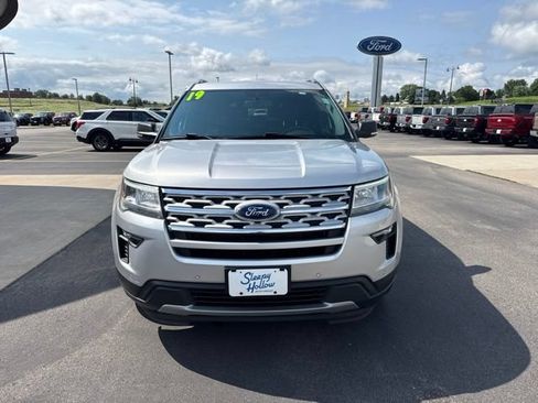 Used 2019 Ford Explorer XLT w/ Equipment Group 202A AWD/4WD image 8