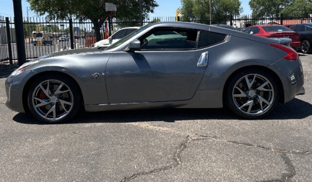 Used 2015 Nissan 370Z Coupe RWD image 5