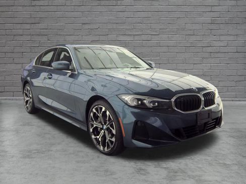 Used 2025 BMW 330i xDrive Sedan w/ Premium Package AWD/4WD image 3