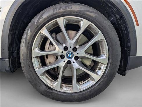 Used 2023 BMW X5 xDrive45e w/ Climate Comfort Package image 24