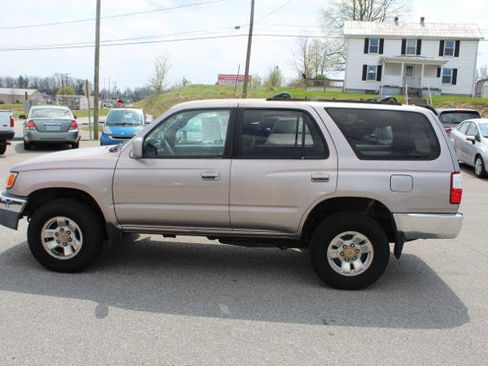 Used 2002 Toyota 4Runner SR5 image 8