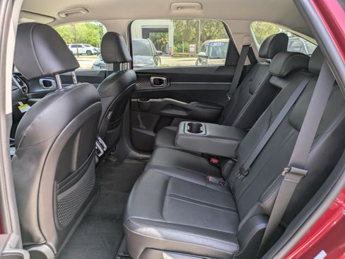Used 2021 Kia Sorento S FWD image 13