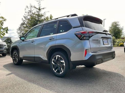 Certified 2025 Subaru Forester Premium AWD/4WD image 5