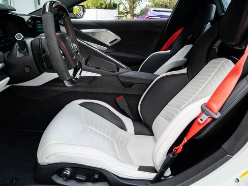 Used 2023 Chevrolet Corvette Z06 RWD image 7