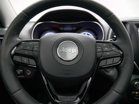 Used 2020 Jeep Cherokee Latitude Plus AWD/4WD image 19