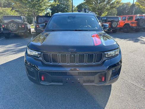 Used 2022 Jeep Grand Cherokee Trailhawk image 9