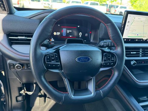 Used 2025 Ford Explorer ST-Line w/ ST-Line Street Pack AWD/4WD image 19