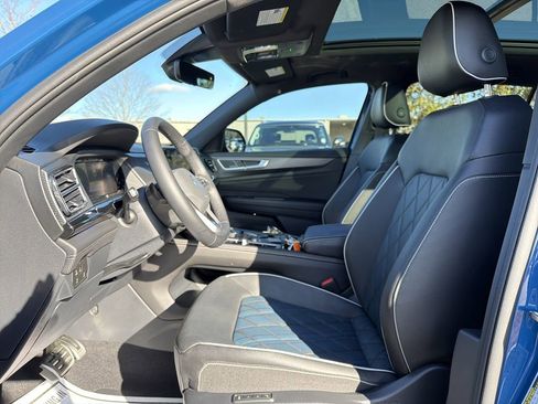 Used 2025 Volkswagen Atlas Cross Sport SEL Premium R-Line image 11