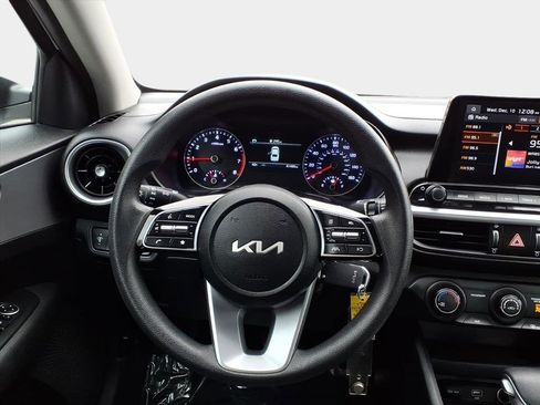 Used 2023 Kia Forte LXS w/ LXS Technology Package image 10