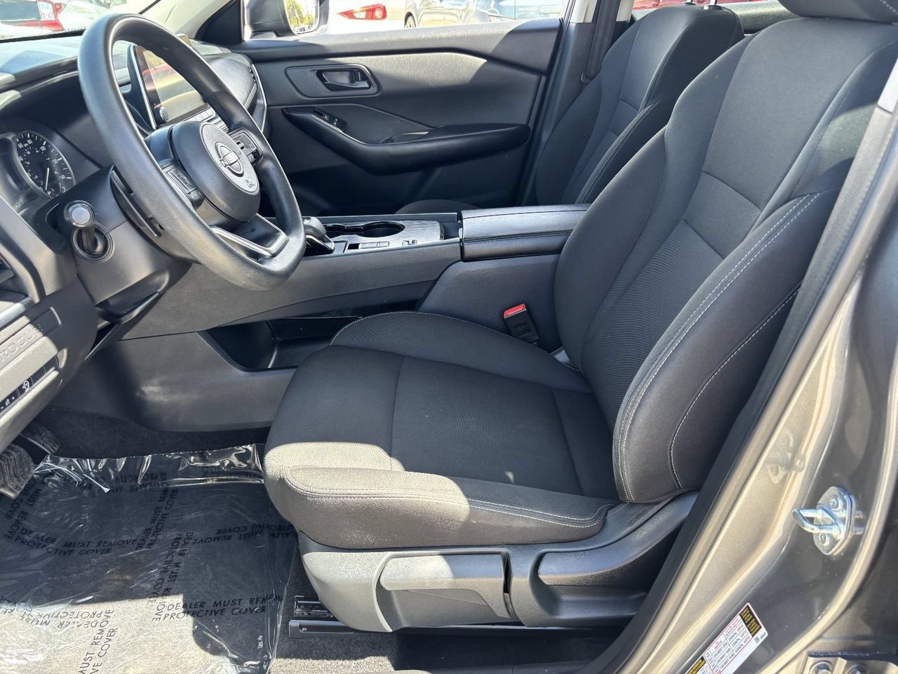 Used 2024 Nissan Rogue S FWD image 17