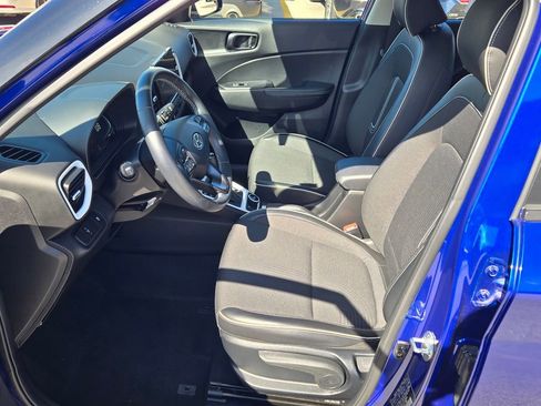 Certified 2023 Hyundai Venue Limited FWD image 28