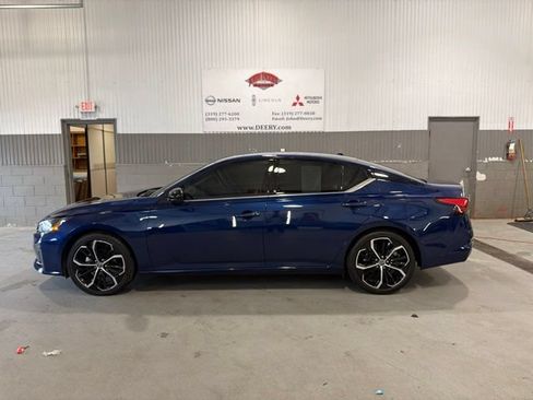 Certified 2023 Nissan Altima 2.5 SR w/ SR Premium Package FWD image 6