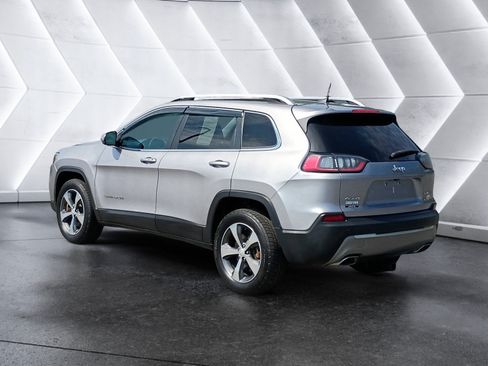 Certified 2019 Jeep Cherokee Limited w/ Luxury Group AWD/4WD image 4