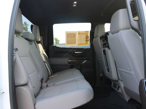 Used 2021 GMC Sierra 1500 SLE w/ X31 Off-Road Package AWD/4WD image 36