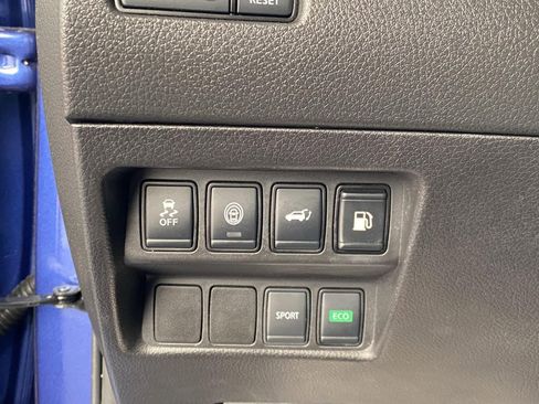 Used 2020 Nissan Rogue SV FWD image 22