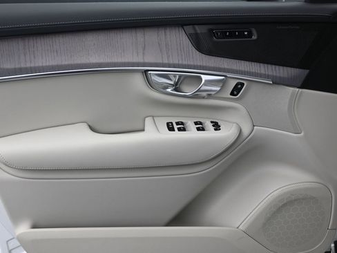 New 2026 Volvo XC90 T8 Ultra w/ Protection Package Premier AWD/4WD image 10