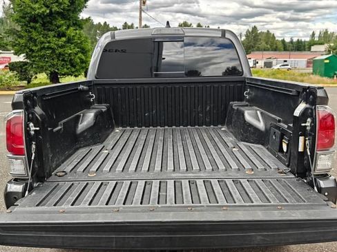 Used 2021 Toyota Tacoma TRD Off-Road w/ Technology Package AWD/4WD image 62