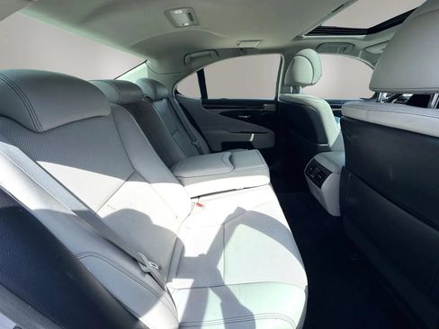 Used 2015 Lexus LS 460 w/ Comfort Package RWD image 15