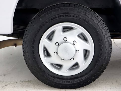 Used 2012 Ford E-350 and Econoline 350 XL w/ Interior Upgrade Pkg image 28