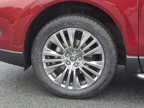 New 2024 Toyota Venza Limited AWD/4WD image 8