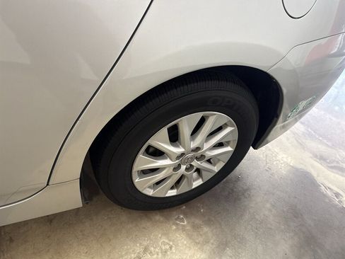 Used 2014 Toyota Prius Prime Plug-In Hybrid FWD image 11