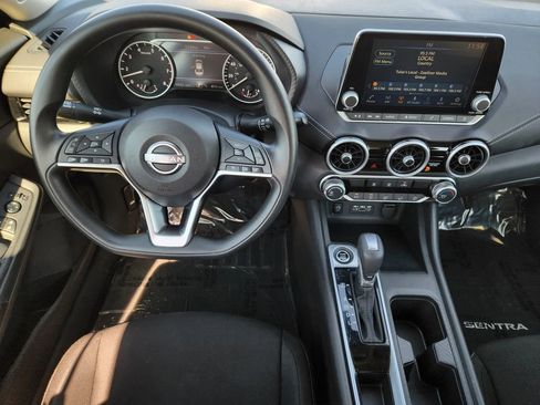 Used 2025 Nissan Sentra SV image 27
