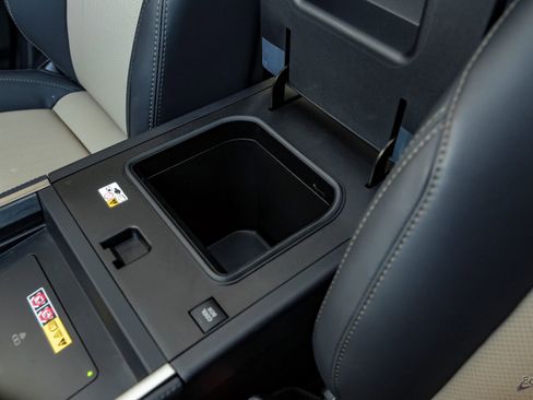 Used 2025 Lexus GX 550 w/ Accessory Package (CT) image 72