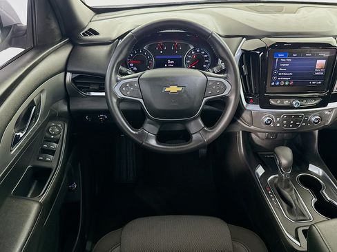 Used 2022 Chevrolet Traverse LT FWD image 15