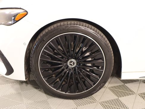 Used 2024 Mercedes-Benz E 350 4MATIC Sedan image 17