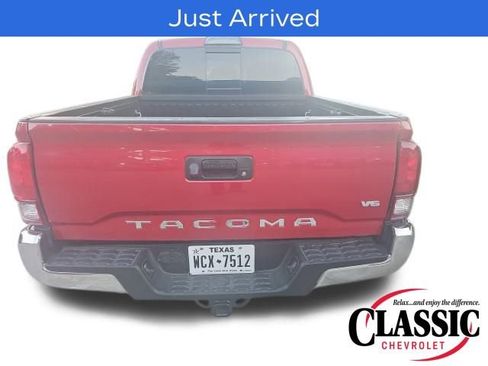 Used 2018 Toyota Tacoma SR5 image 12