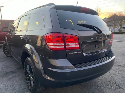 Used 2020 Dodge Journey SE w/ SE Popular Equipment Group FWD image 7