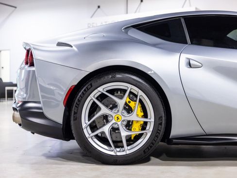 Used 2019 Ferrari 812 Superfast RWD image 23