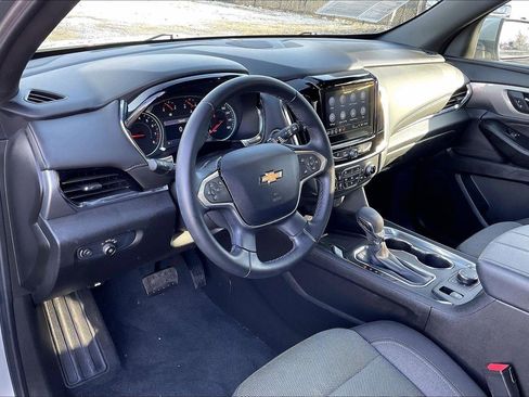Used 2023 Chevrolet Traverse LT image 15