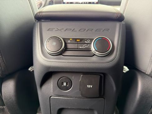 Used 2026 Ford Explorer Active w/ Active Comfort Package AWD/4WD image 17