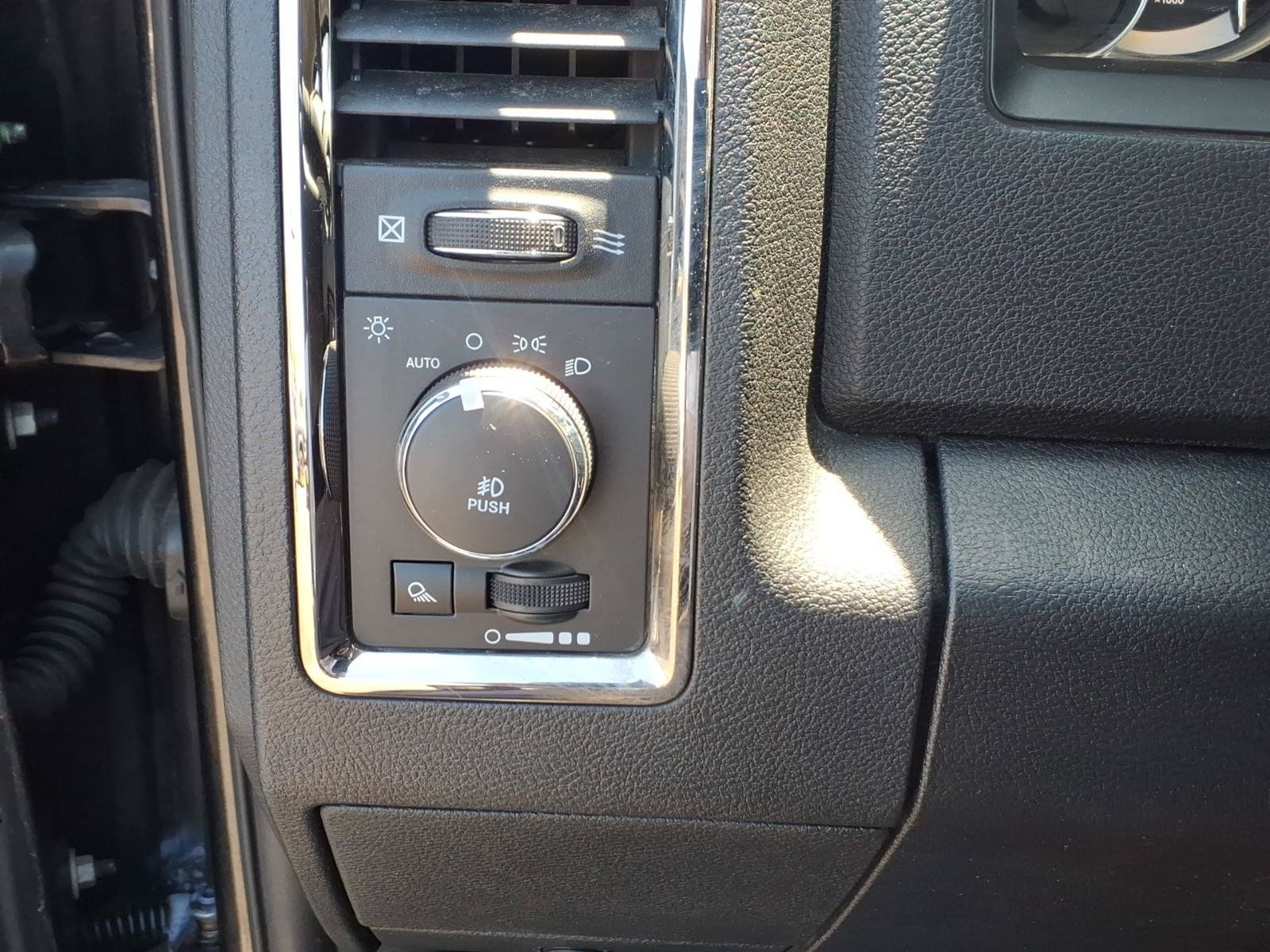 Used 2017 RAM 1500 Sport w/ Convenience Group AWD/4WD image 19