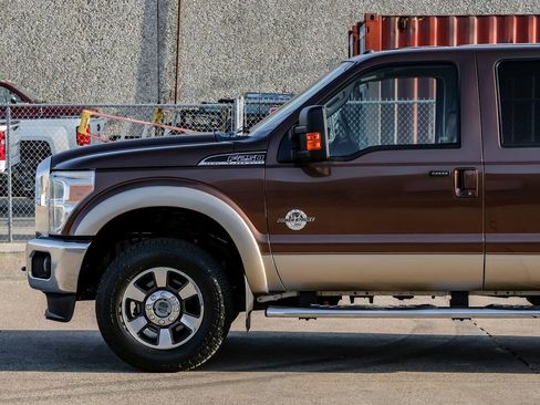 Used 2012 Ford F250 Lariat w/ Lariat Interior Pkg AWD/4WD image 16