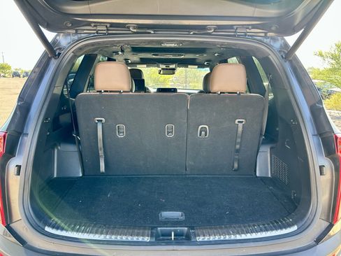 Used 2022 Kia Telluride SX w/ SX Prestige Package image 11