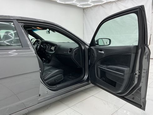Used 2020 Dodge Charger SXT w/ Leather Interior Group RWD image 17