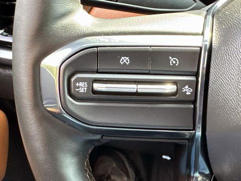 Used 2024 GMC Canyon AT4 w/ AT4 Premium Package AWD/4WD image 18