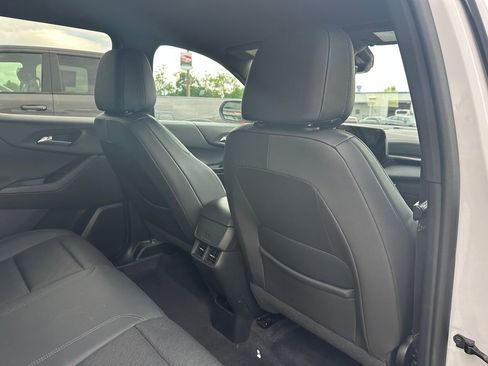 Certified 2025 Chevrolet Equinox LT w/ Convenience Package II FWD image 3