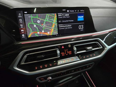 Used 2022 BMW X7 xDrive40i w/ M Sport Package AWD/4WD image 31
