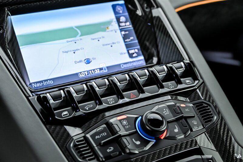 Used 2019 Lamborghini Aventador SVJ AWD/4WD image 32