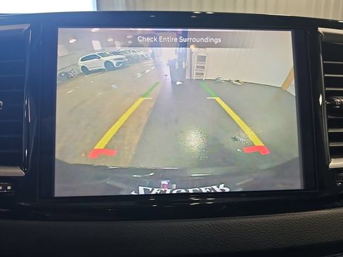 Used 2024 Chrysler Pacifica Touring-L FWD image 23