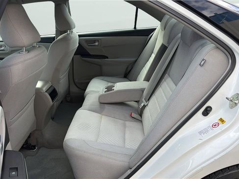 Used 2015 Toyota Camry LE FWD image 19