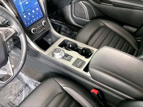 Used 2024 Ford Edge SEL AWD/4WD image 17